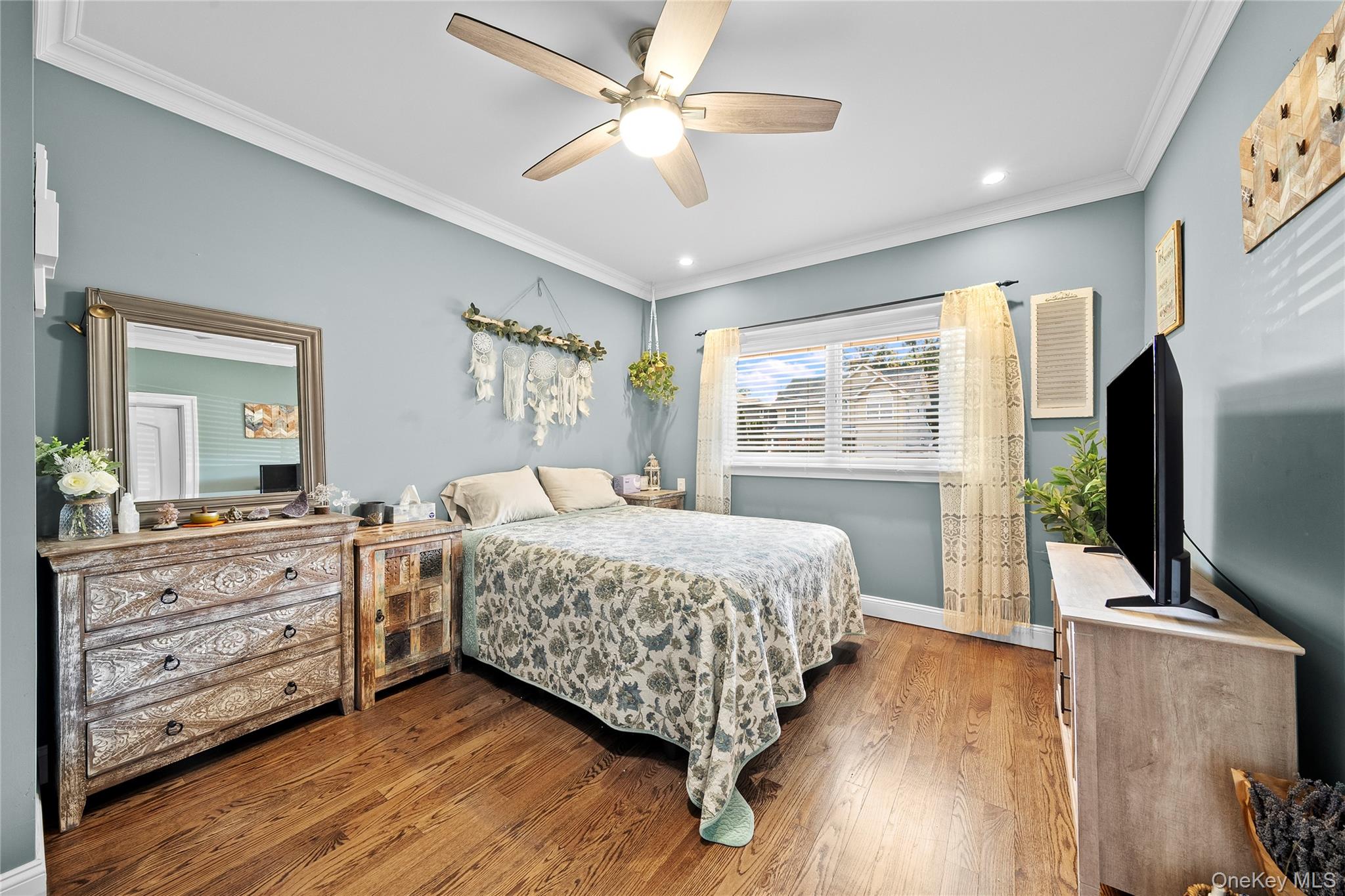 #11 photo, 1563 Stevens Avenue, Merrick , NY 11566