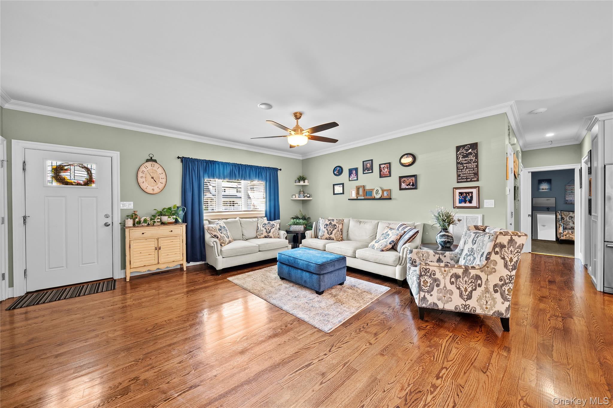 #4 photo, 1563 Stevens Avenue, Merrick , NY 11566