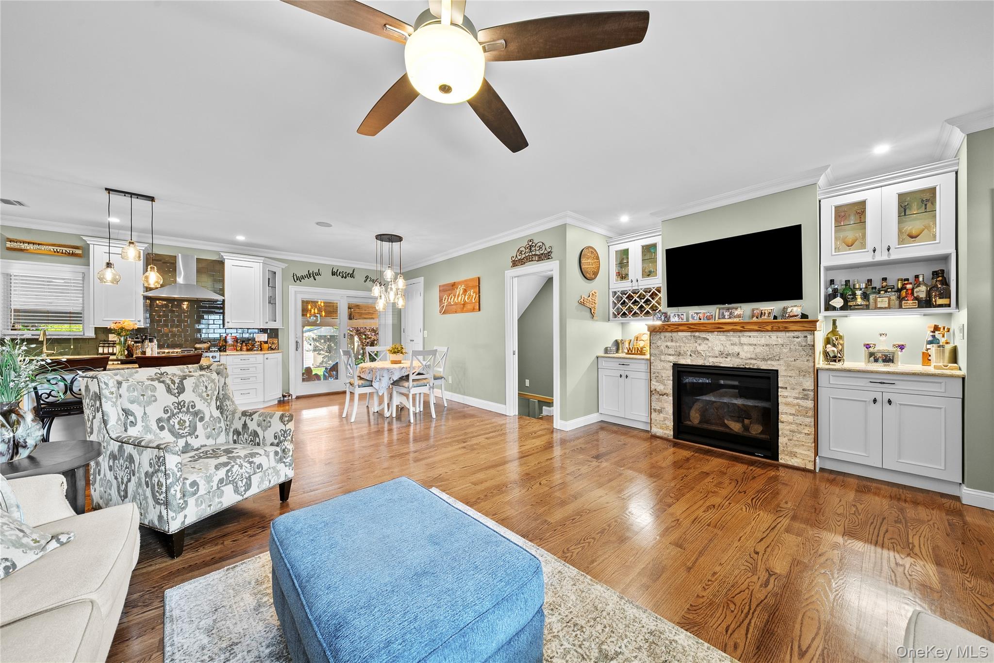 #5 photo, 1563 Stevens Avenue, Merrick , NY 11566