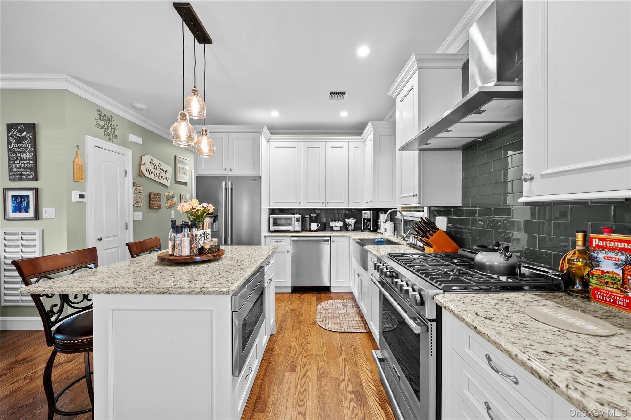 #9 photo, 1563 Stevens Avenue, Merrick , NY 11566