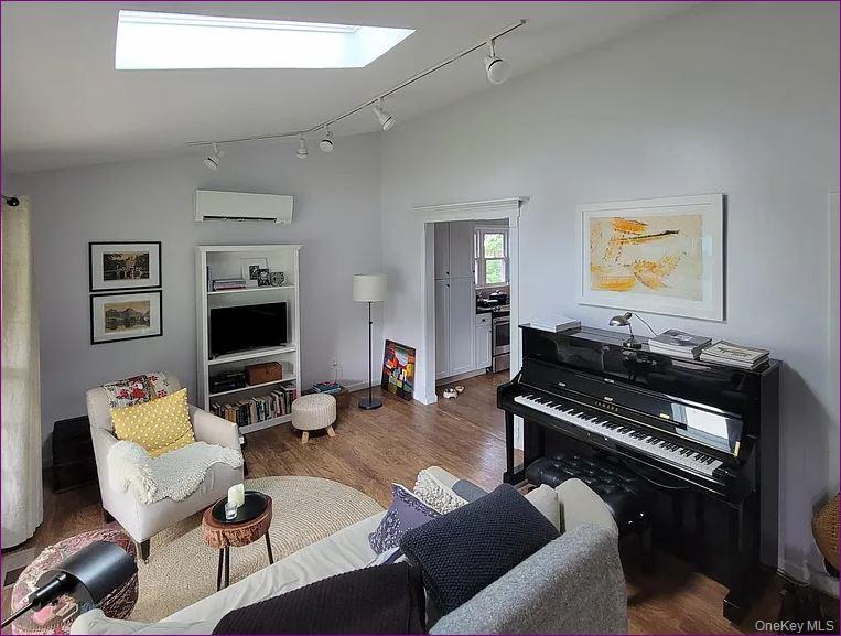 #4 photo, 20 Princeton Street, 紐約州 Red Hook , NY 12571