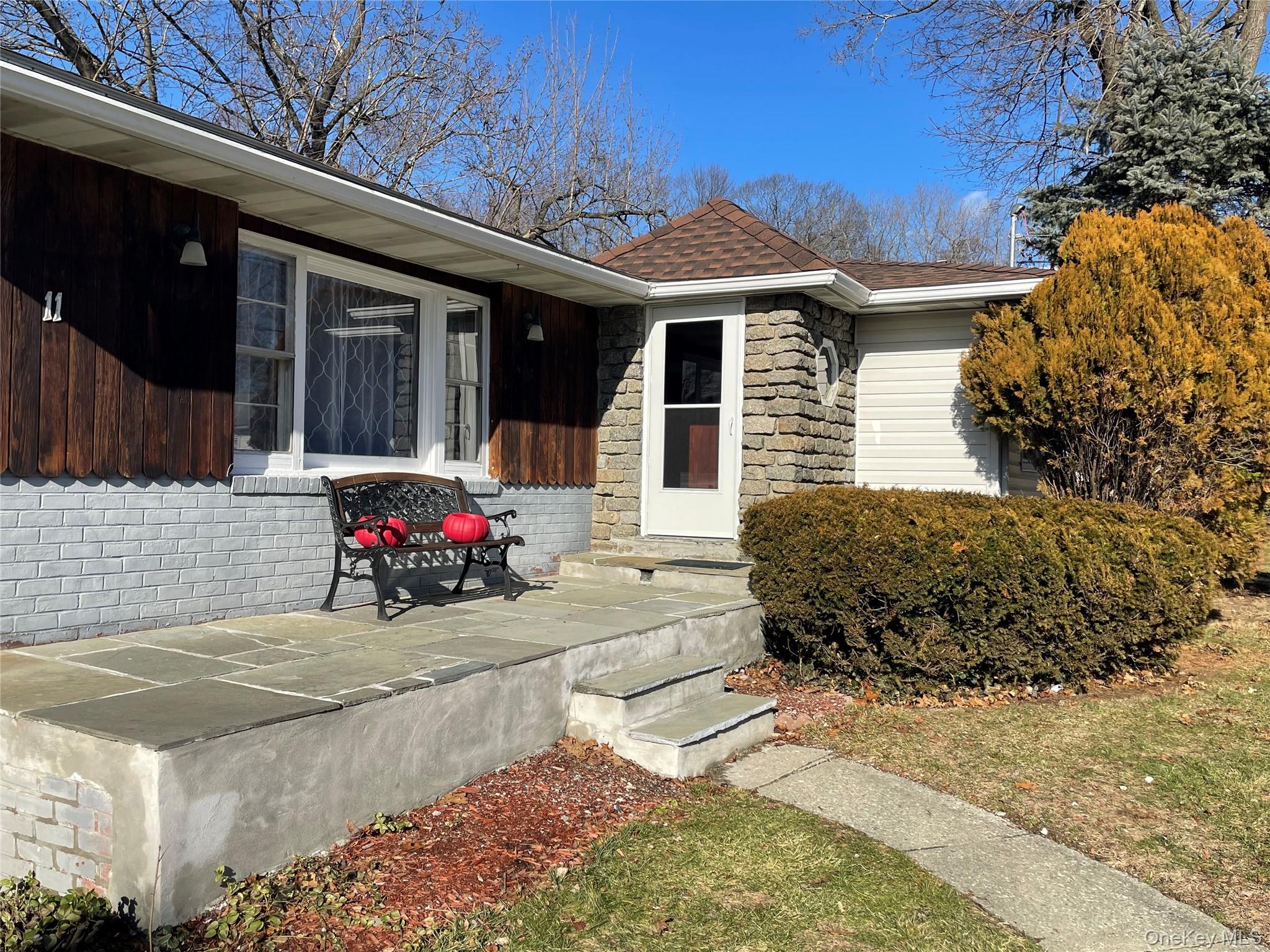 #3 photo, 11 Fifth Avenue, Newburgh , NY 12550