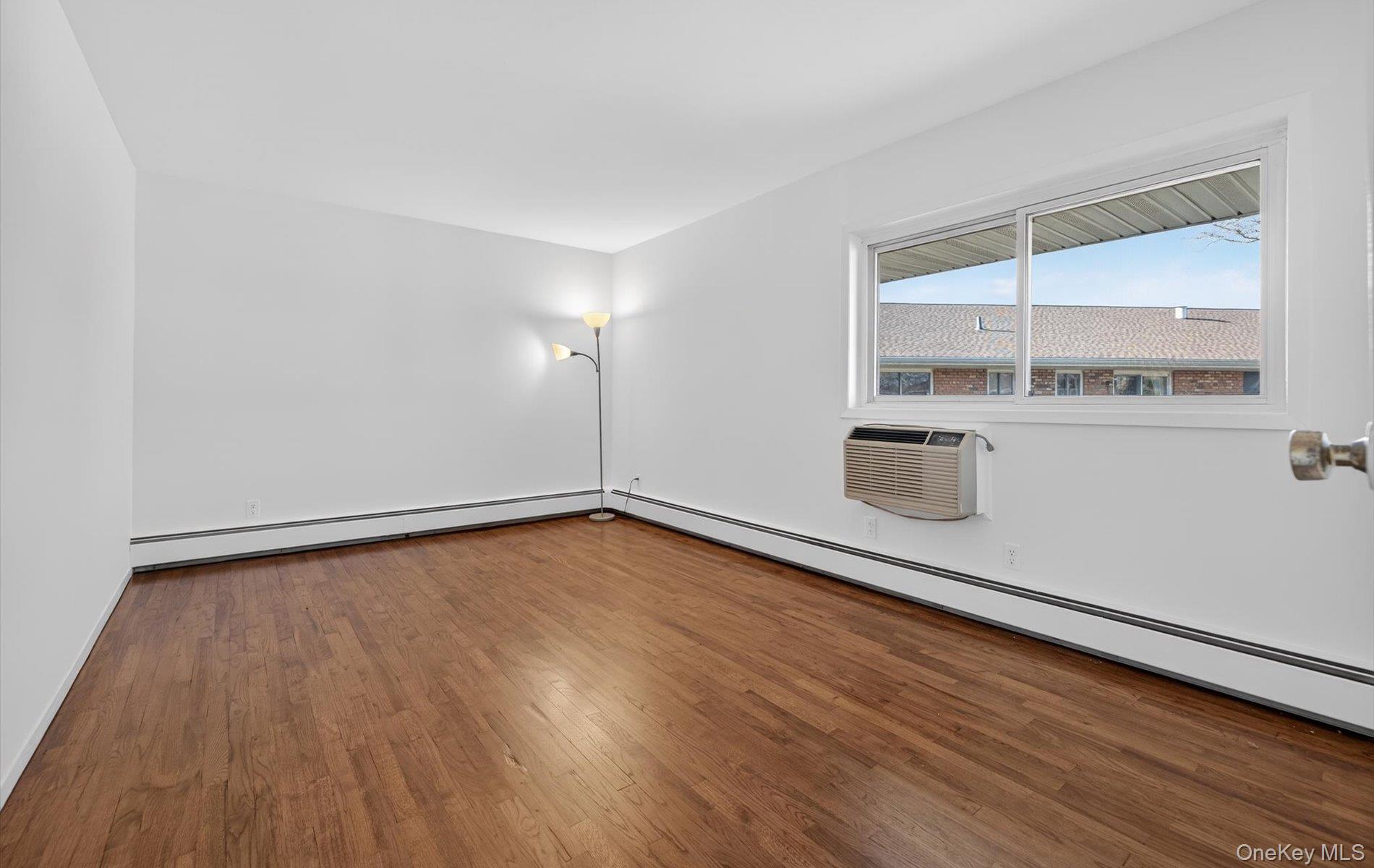 #12 photo, 1 Toms Point Lane, Port Washington , NY 11050