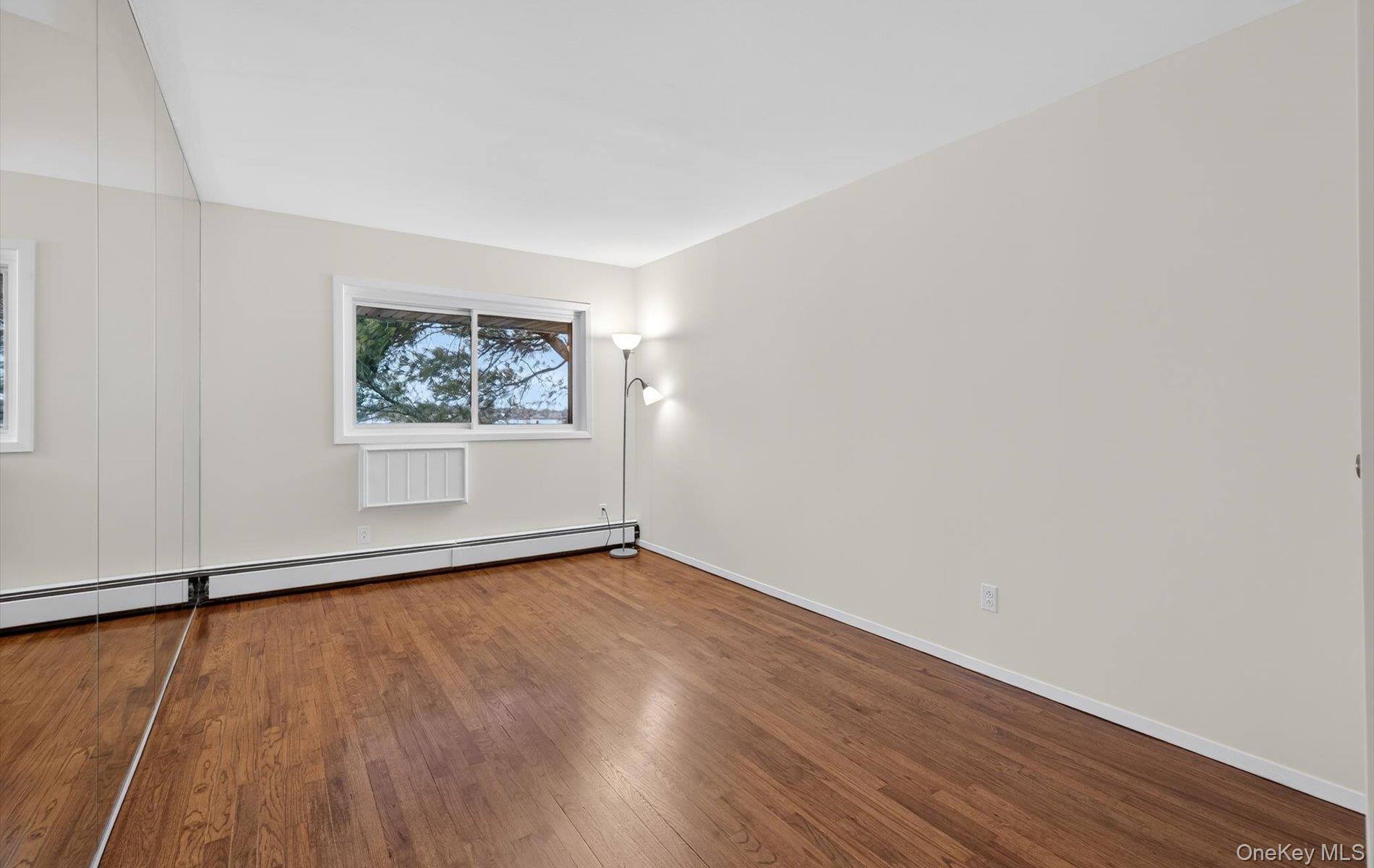 #7 photo, 1 Toms Point Lane, Port Washington , NY 11050