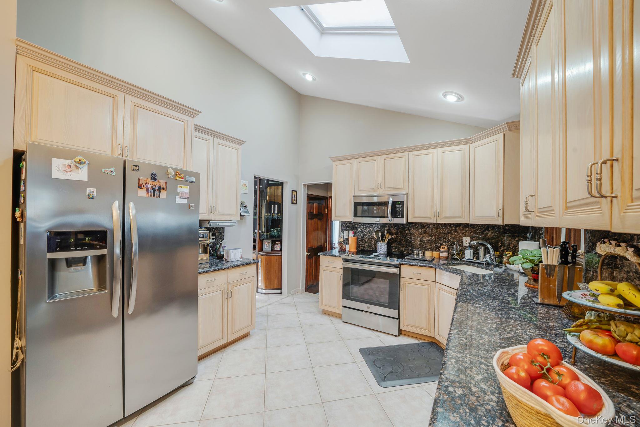 #10 photo, 3 Huron Road, Shirley , NY 11967