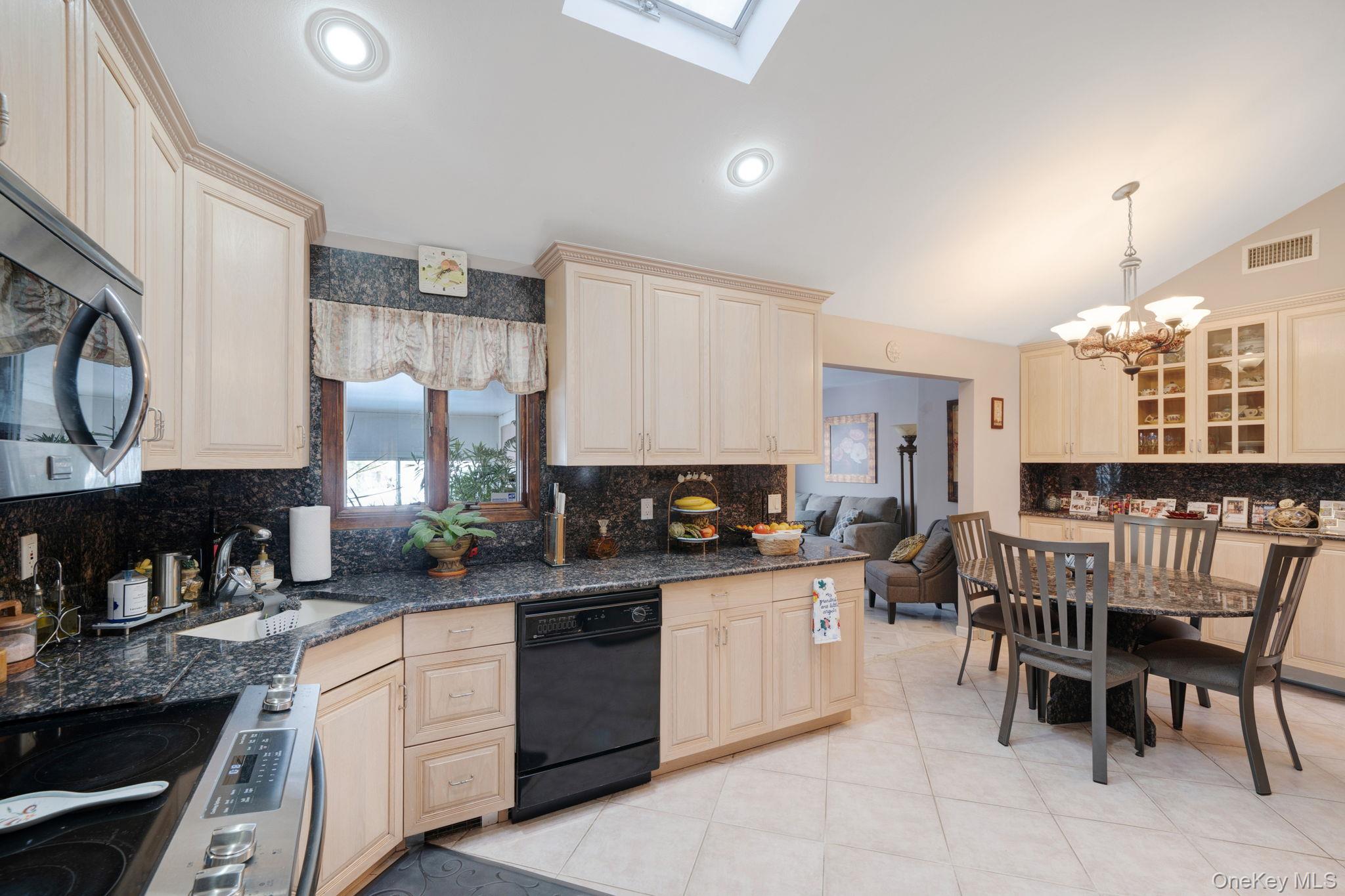 #12 photo, 3 Huron Road, Shirley , NY 11967