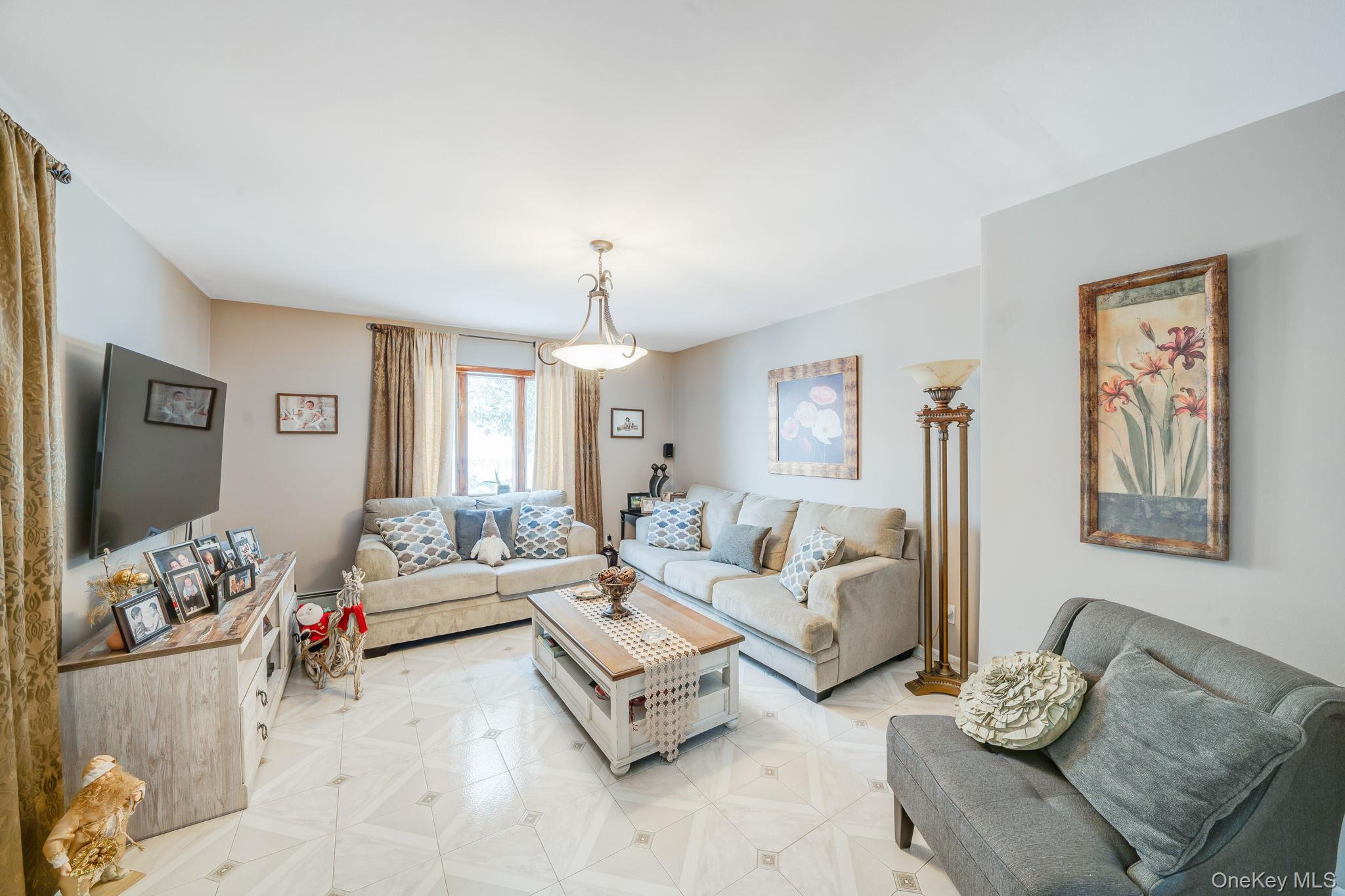 #17 photo, 3 Huron Road, Shirley , NY 11967