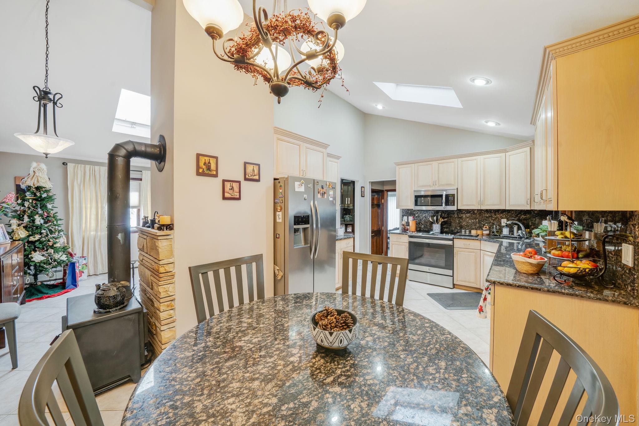 #9 photo, 3 Huron Road, Shirley , NY 11967