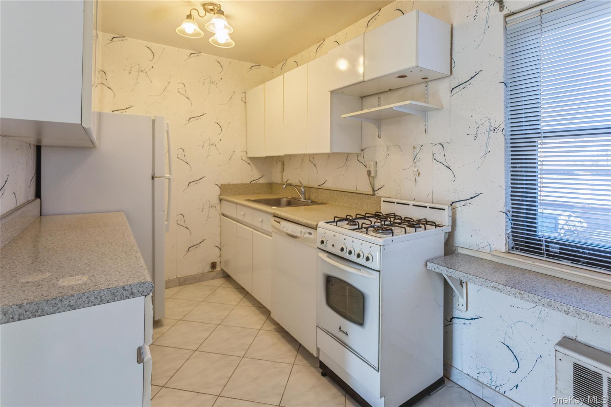 #12 photo, 107 15th Street, गार्डन सिटी Garden City , NY 11530