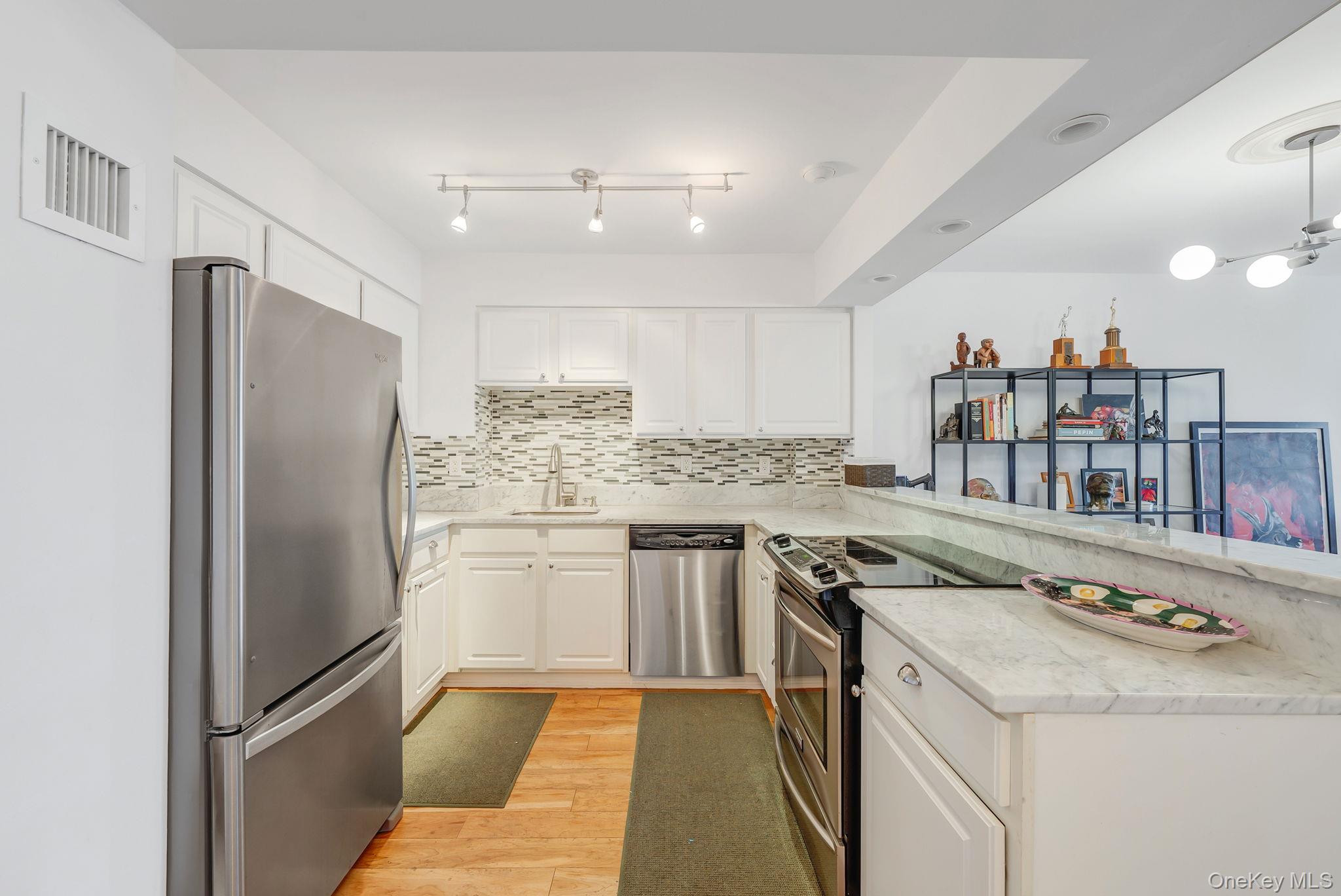 #10 photo, 360 Shore Road, Нассау ‖ Long Beach , NY 11561