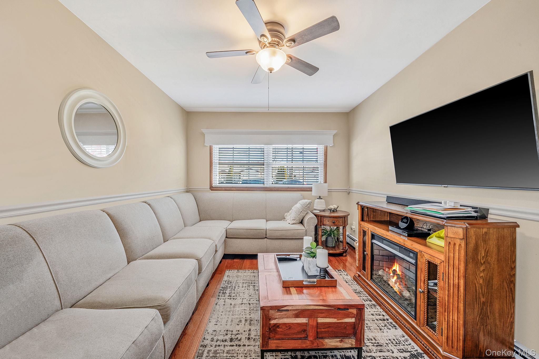 #9 photo, 28 Pamela Lane, Selden , NY 11784