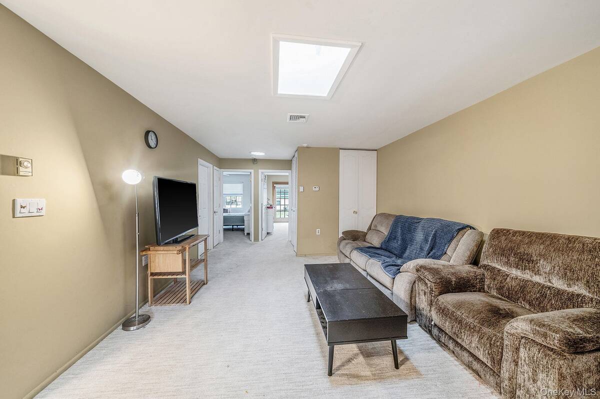 #6 photo, 116 Exmore Court, Ridge , NY 11961