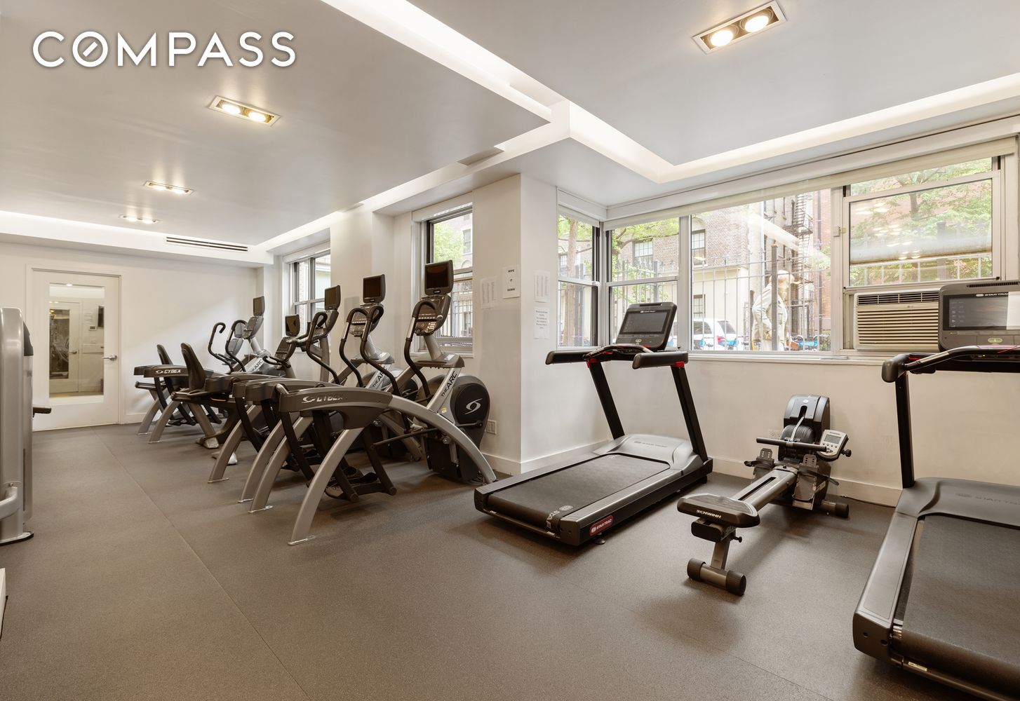 #7 photo, 11 5th Avenue, 맨해튼 Greenwich Village , NY 10003