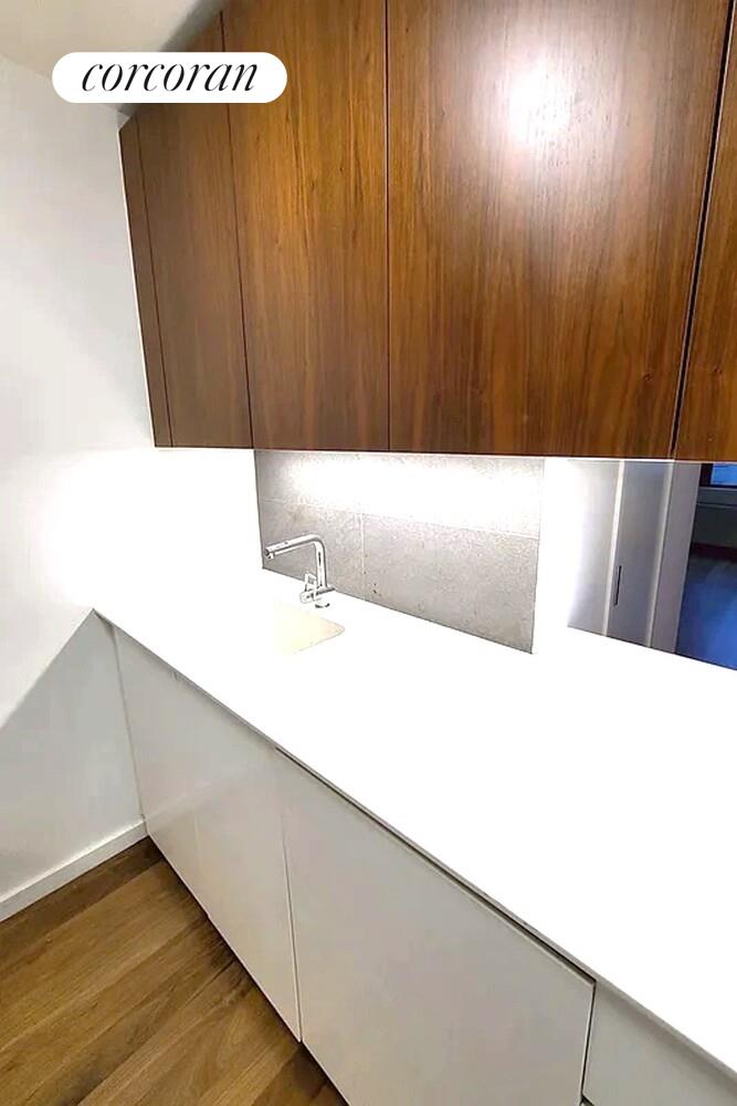 #18 photo, New York City, Lenox Hill , NY 10021