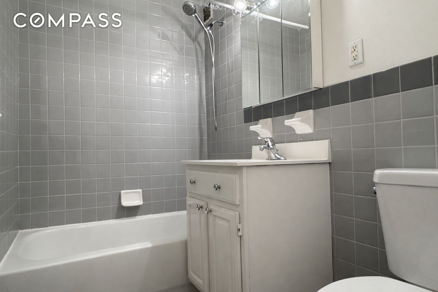 #3 photo, New York City, 맨해튼 Central Harlem , NY 10039