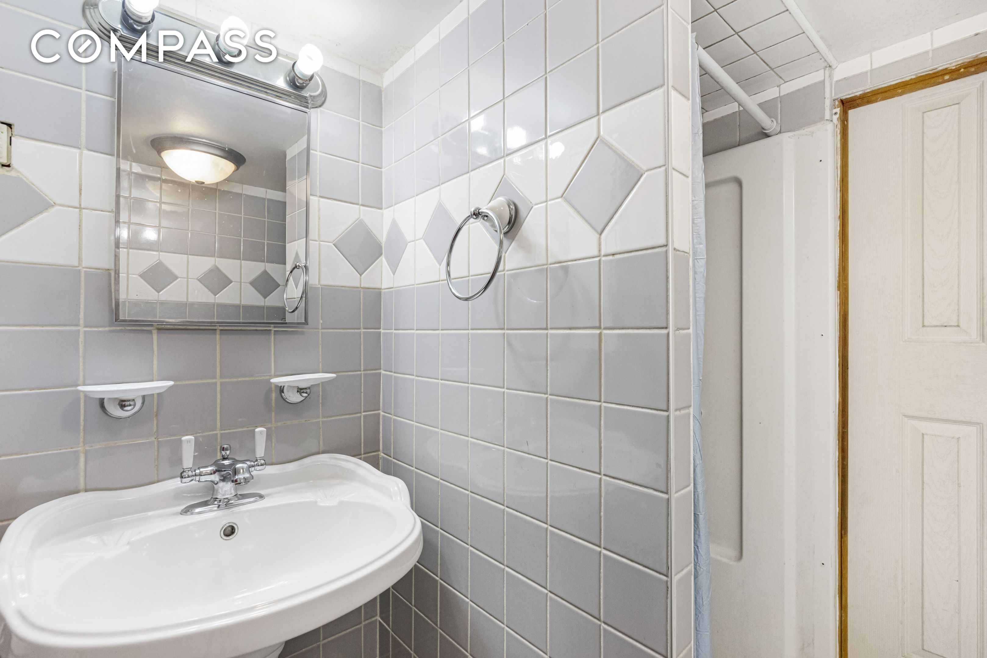 #16 photo, 1874 Ryder Street, 브루클린 Marine Park , NY 11234