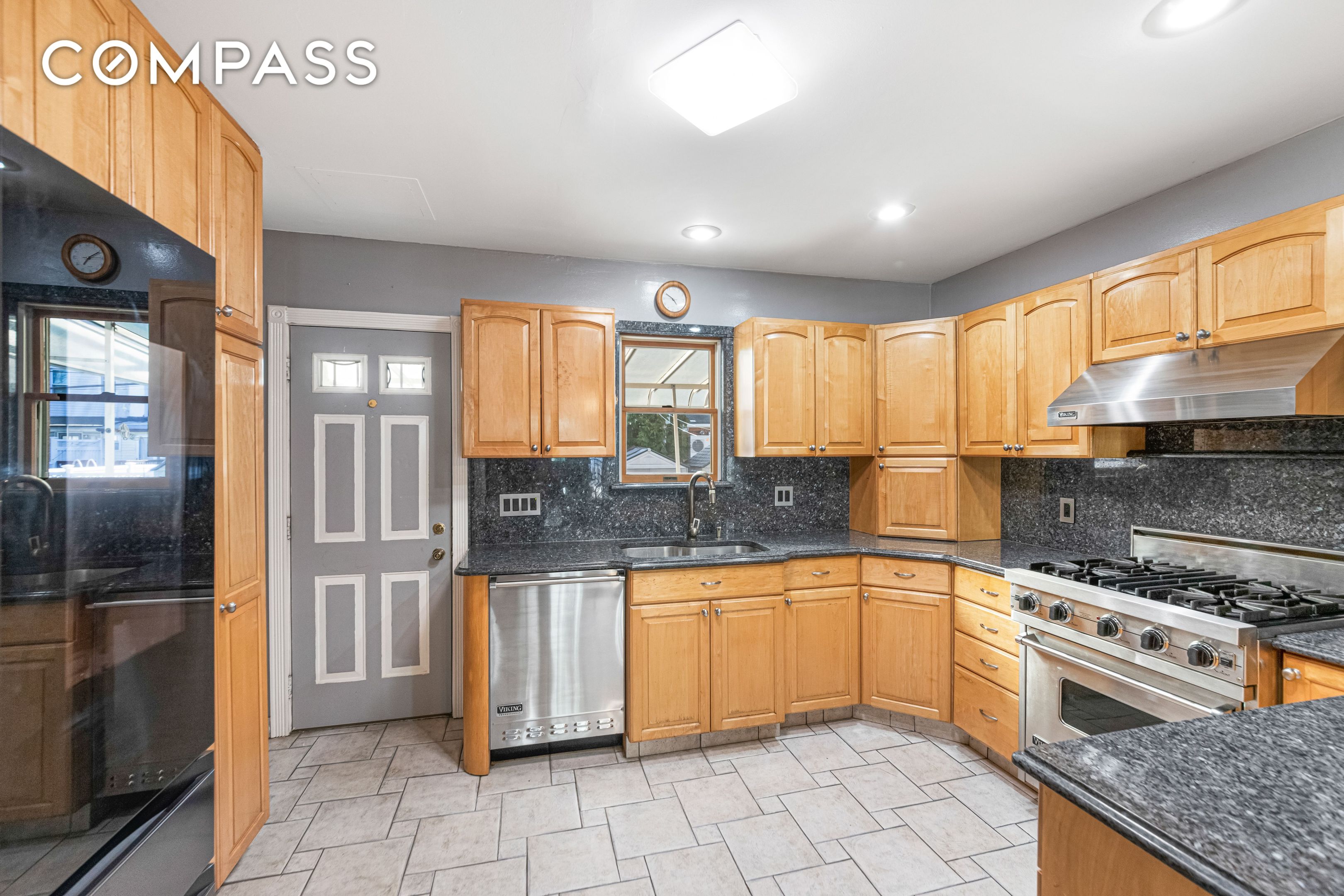 #8 photo, 1874 Ryder Street, 브루클린 Marine Park , NY 11234