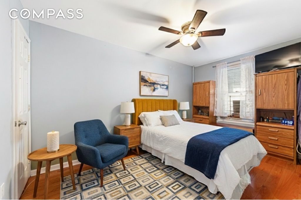 #10 photo, 1663 E 32nd Street, 브루클린 Marine Park , NY 11234