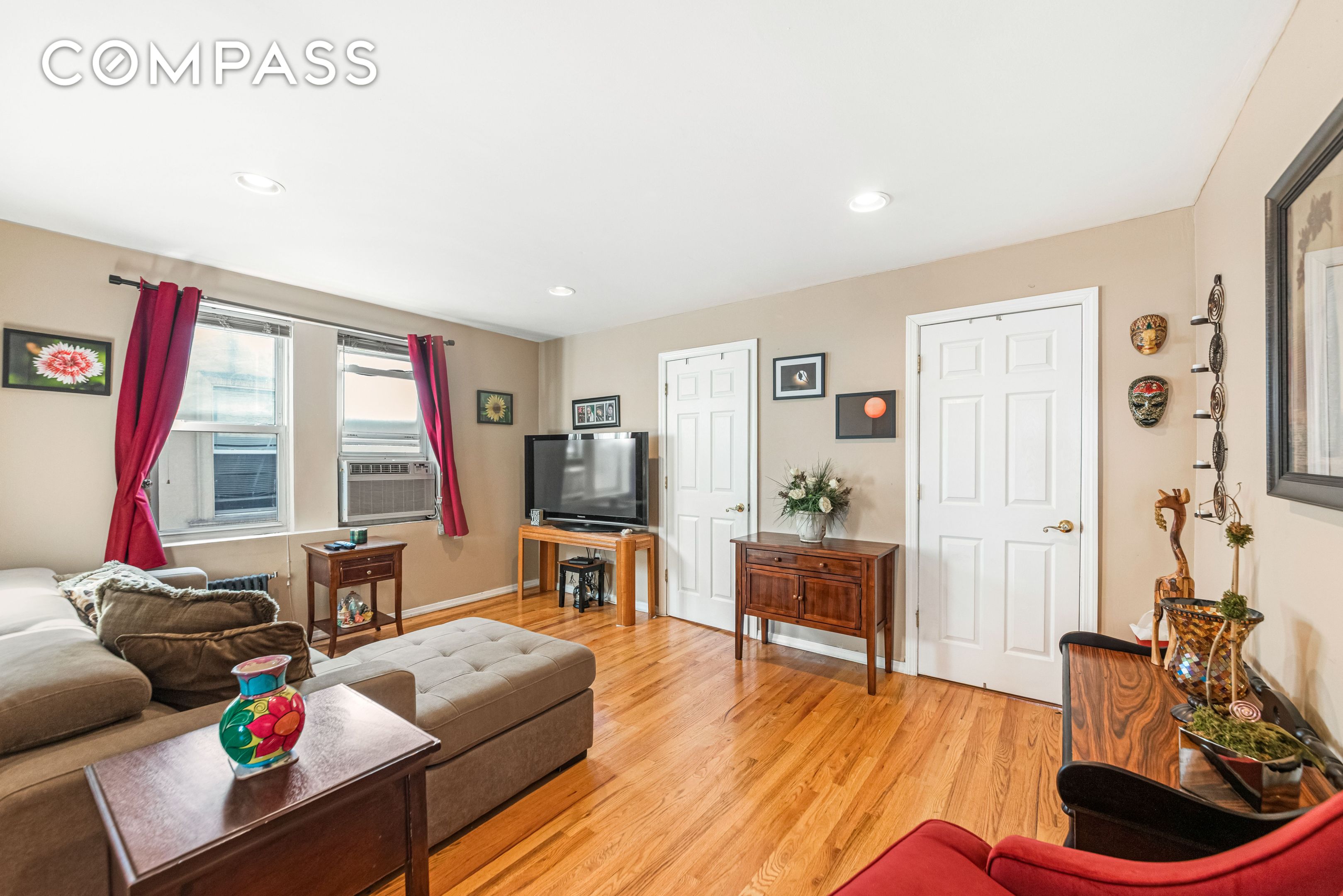 #12 photo, 1663 E 32nd Street, 브루클린 Marine Park , NY 11234