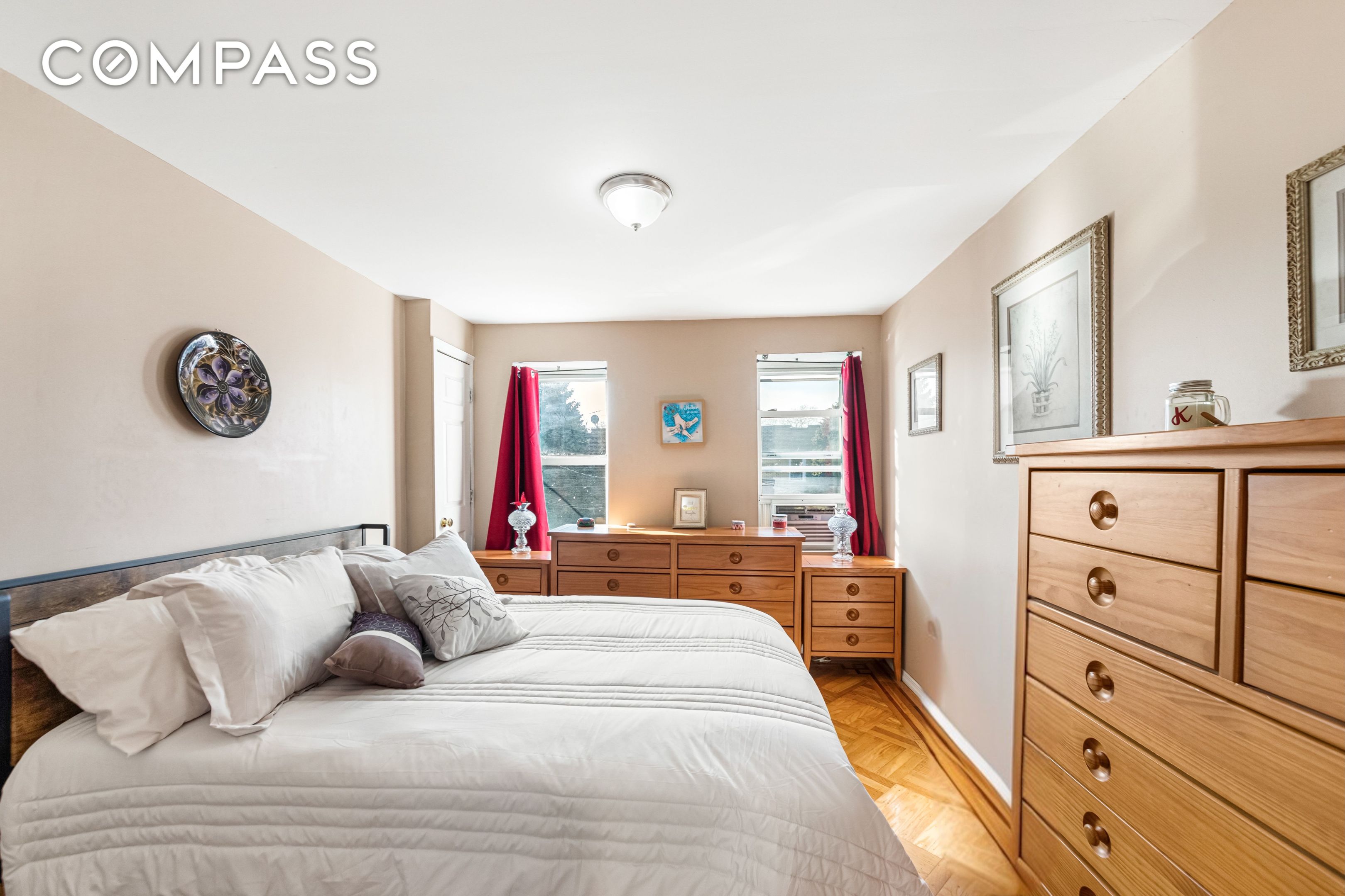 #15 photo, 1663 E 32nd Street, 브루클린 Marine Park , NY 11234