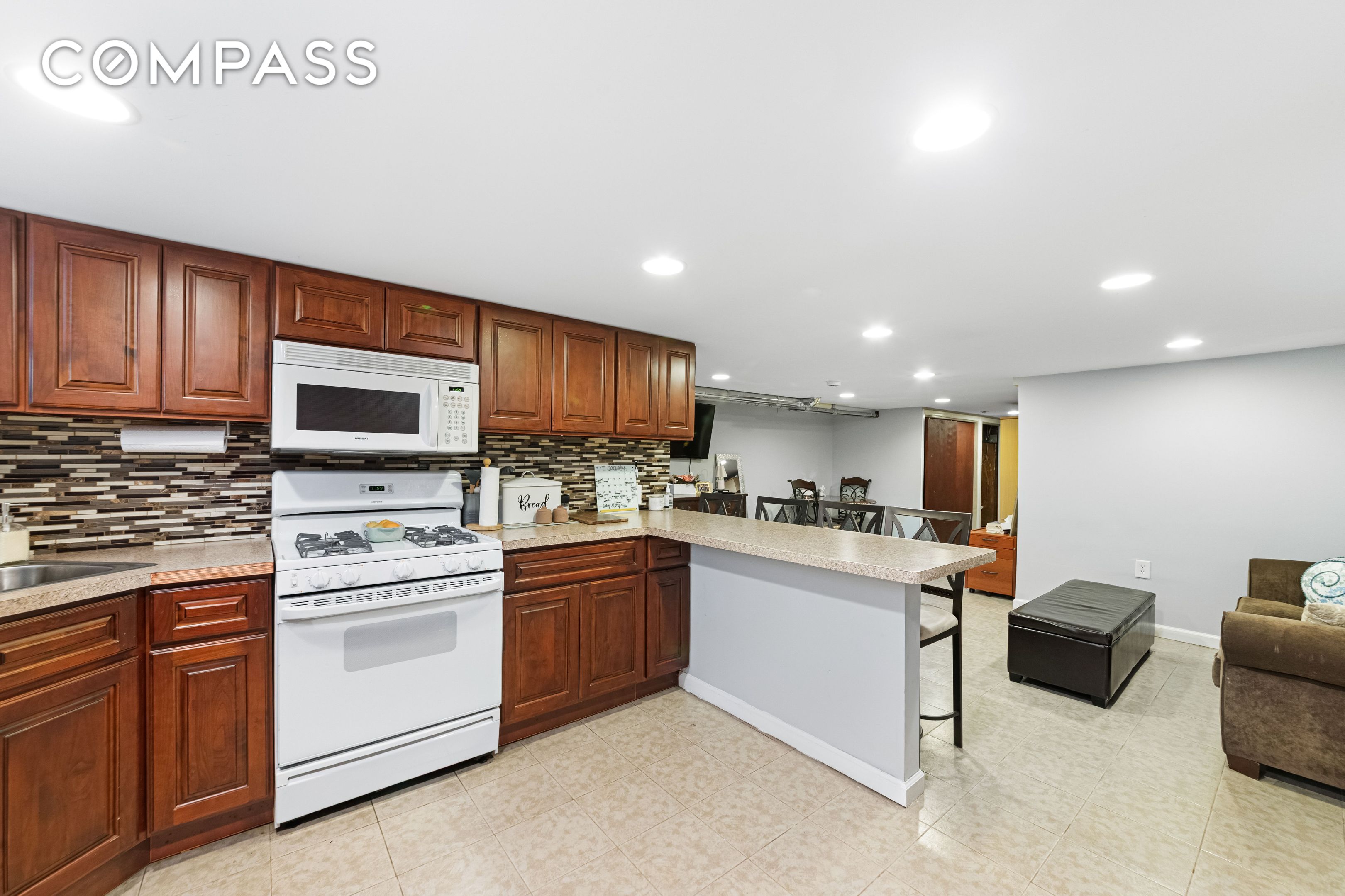 #18 photo, 1663 E 32nd Street, 브루클린 Marine Park , NY 11234