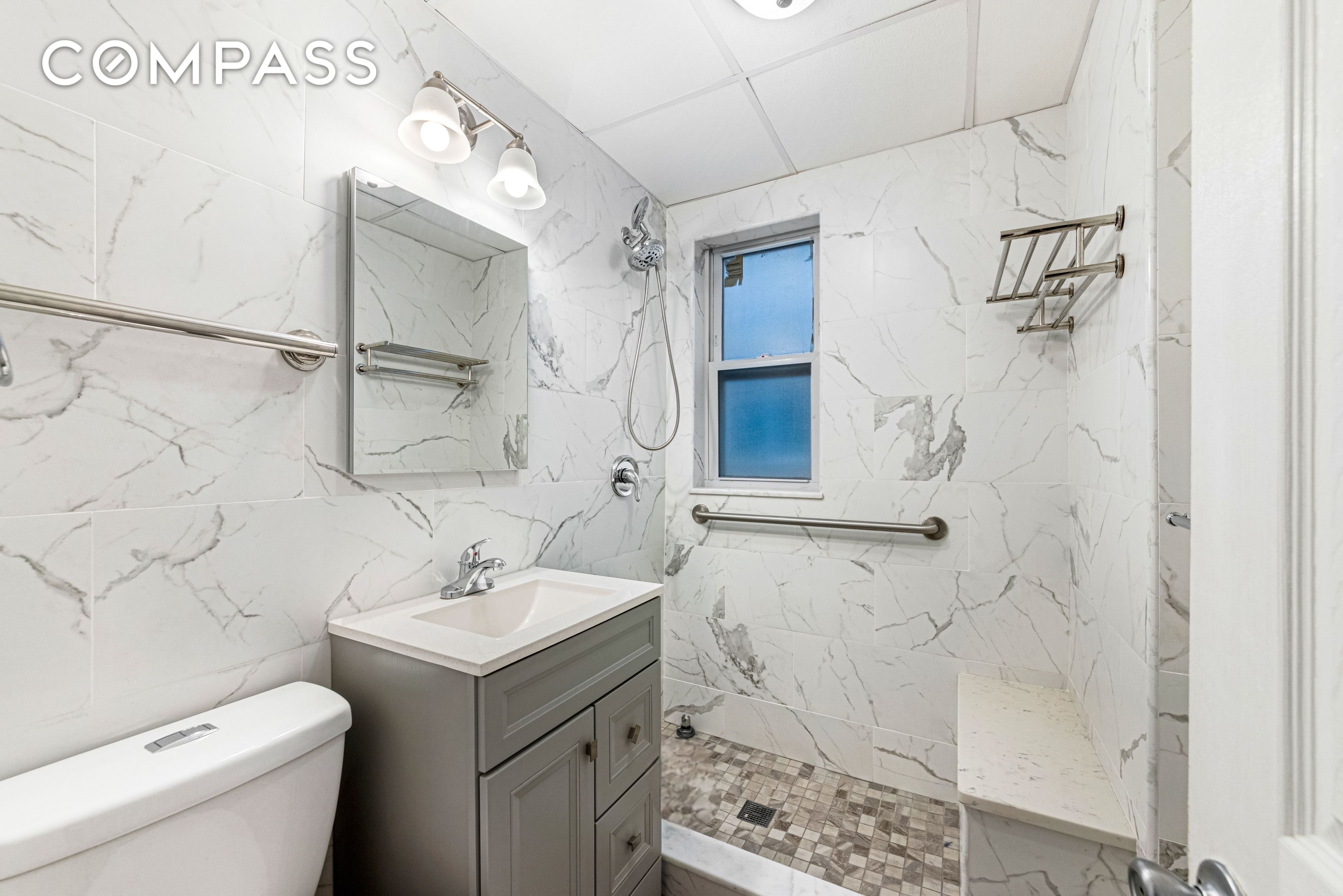 #7 photo, 1663 E 32nd Street, 브루클린 Marine Park , NY 11234