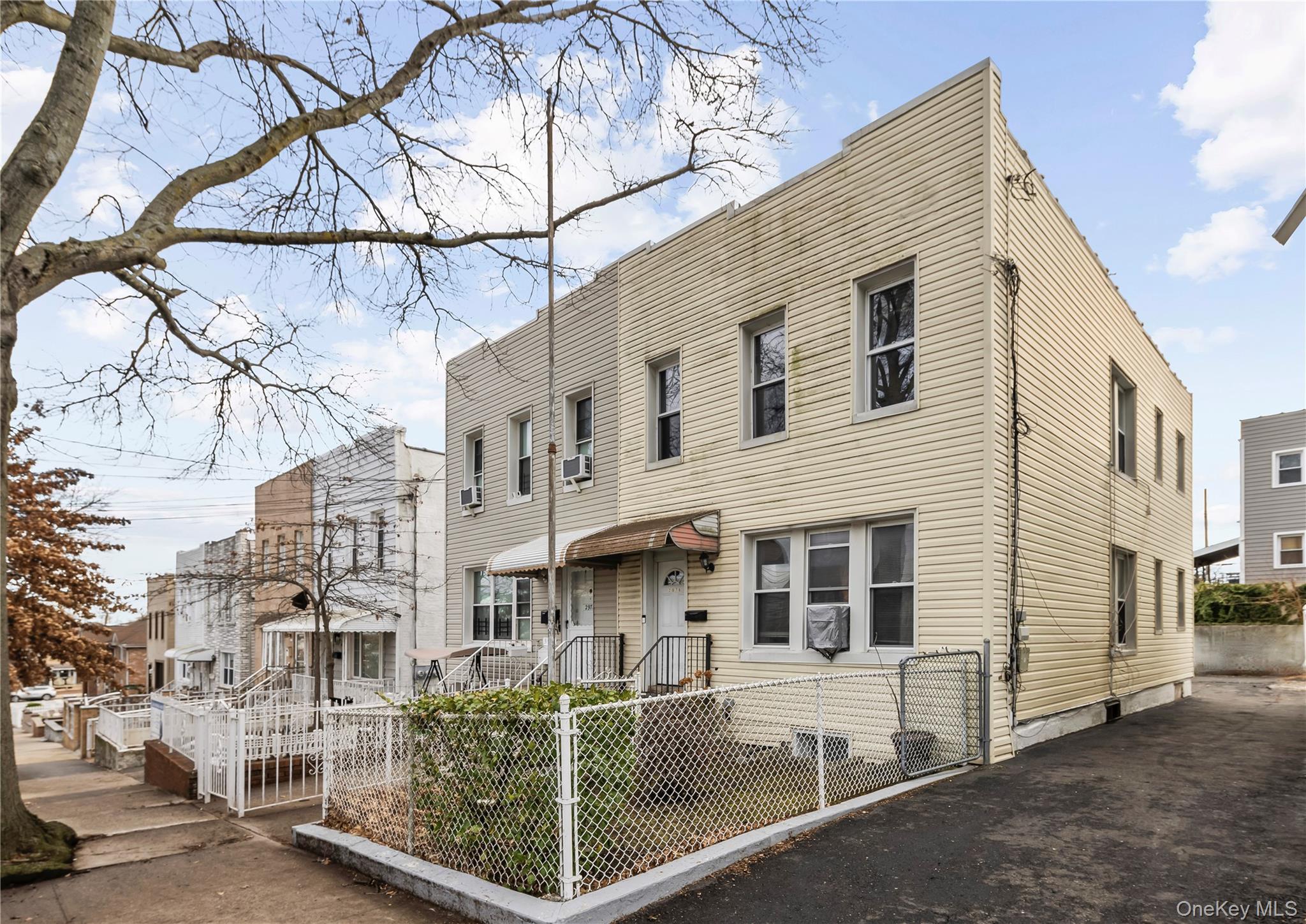 #2 photo, 2976 Lawton Avenue, Bronx , NY 10465