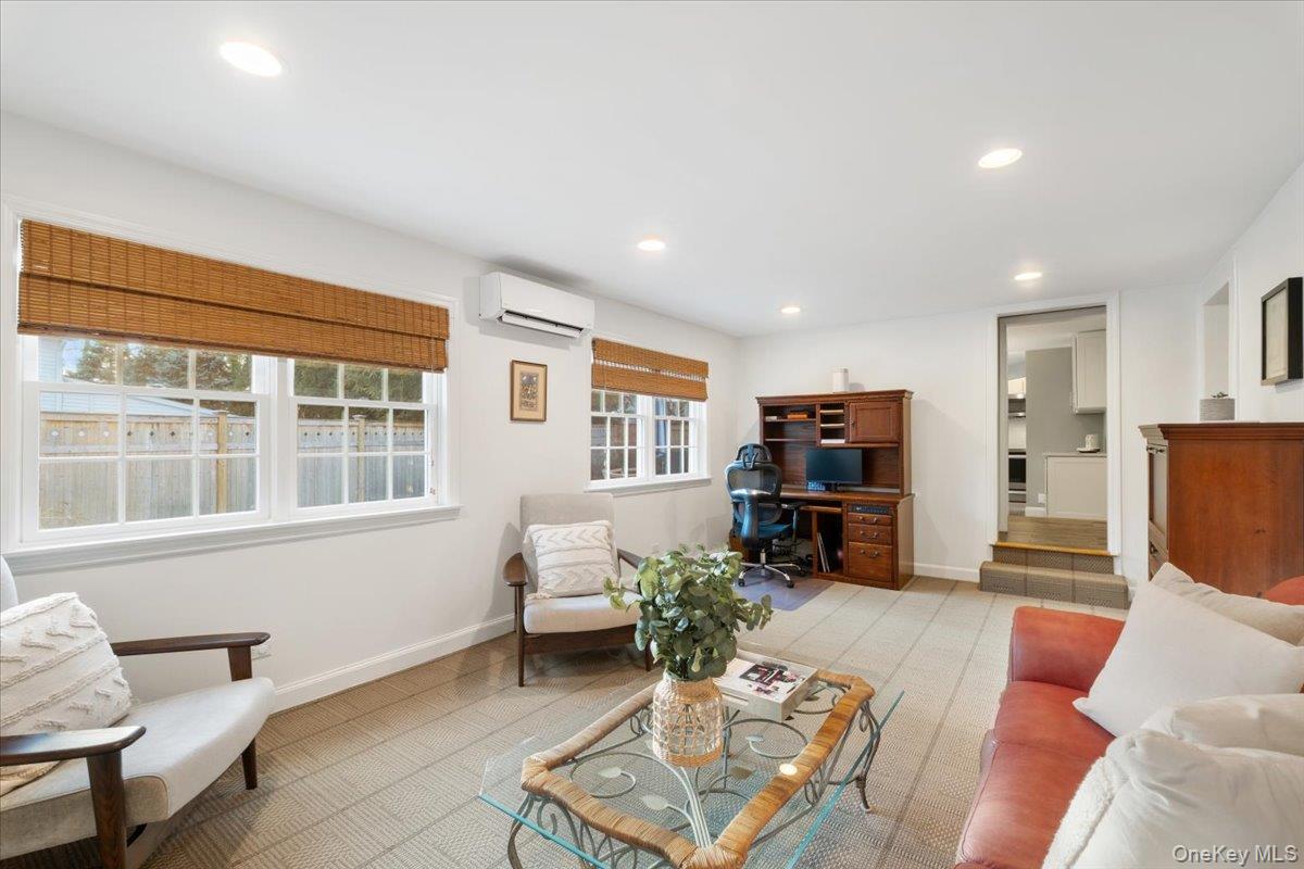 #6 photo, 12 Stoneleigh Close, Scarsdale , NY 10583