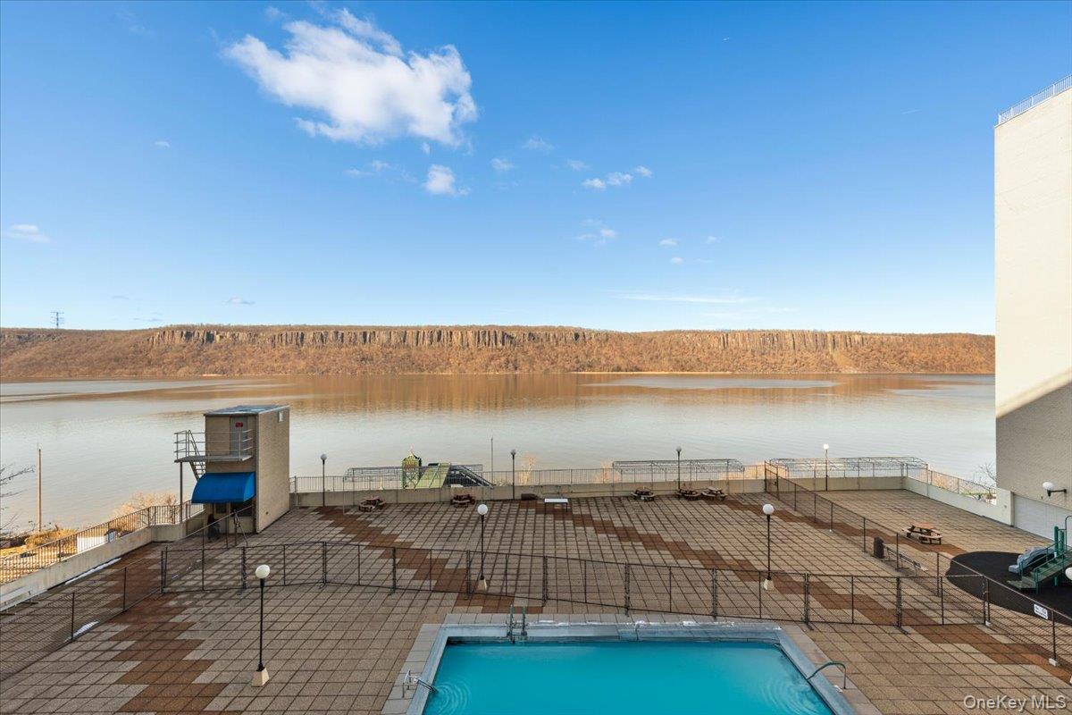 #14 photo, 1085 Warburton Ave, Yonkers , NY 10701