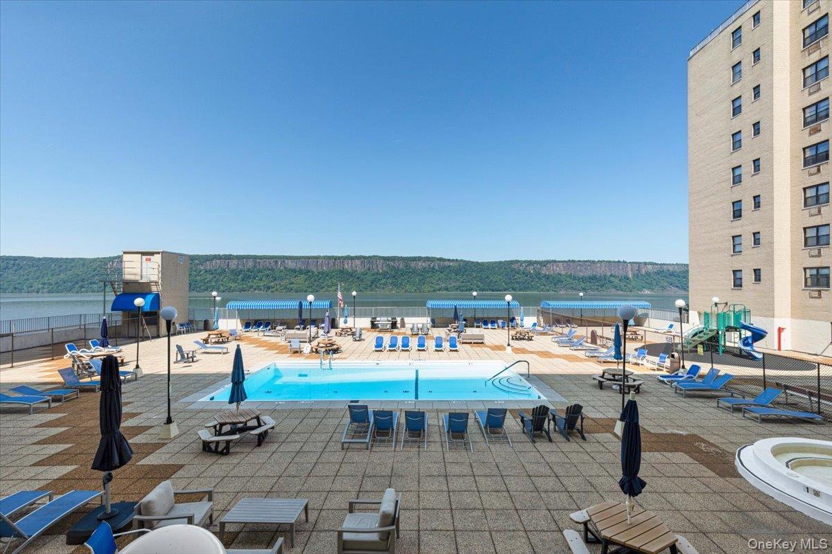 #15 photo, 1085 Warburton Ave, Yonkers , NY 10701