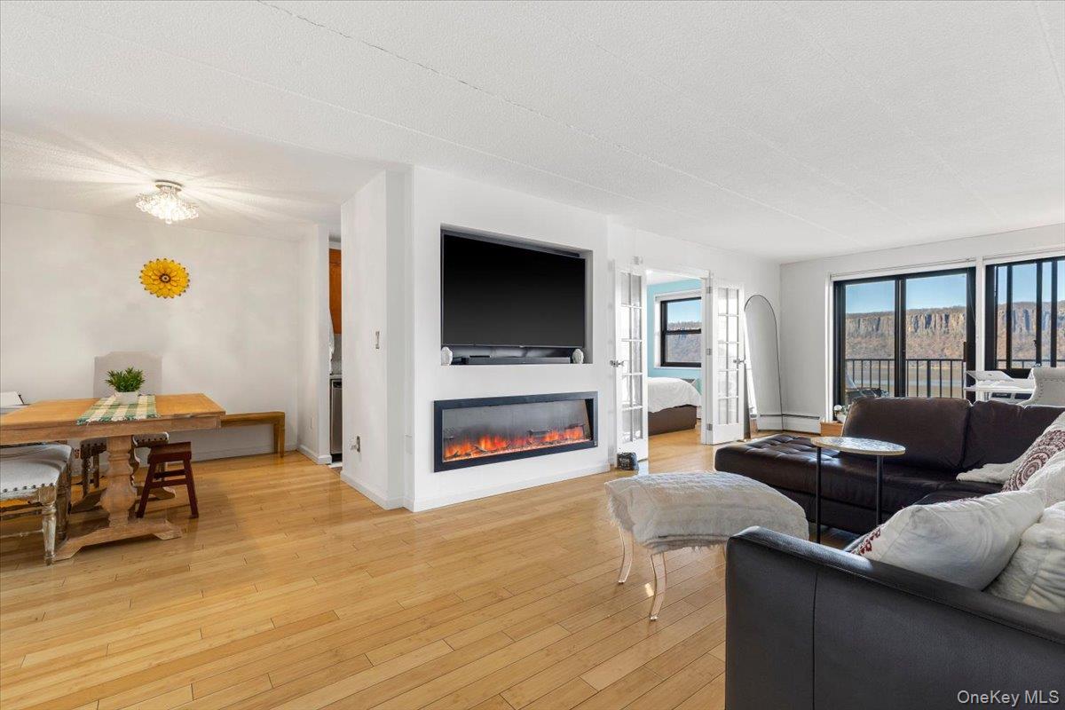 #2 photo, 1085 Warburton Ave, Yonkers , NY 10701