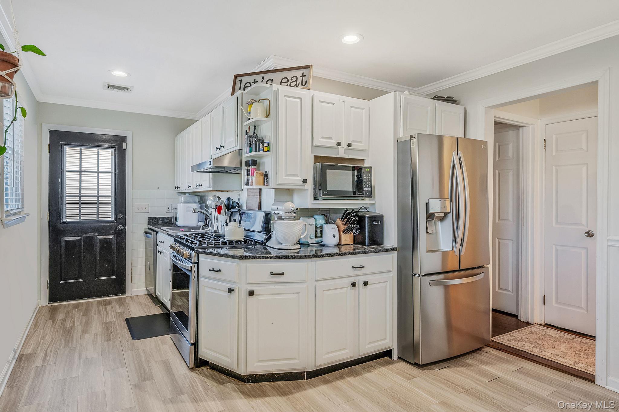 #14 photo, 792 Frankford Road, West Babylon , NY 11704