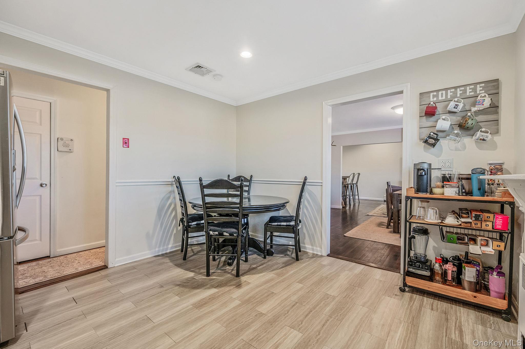 #17 photo, 792 Frankford Road, West Babylon , NY 11704