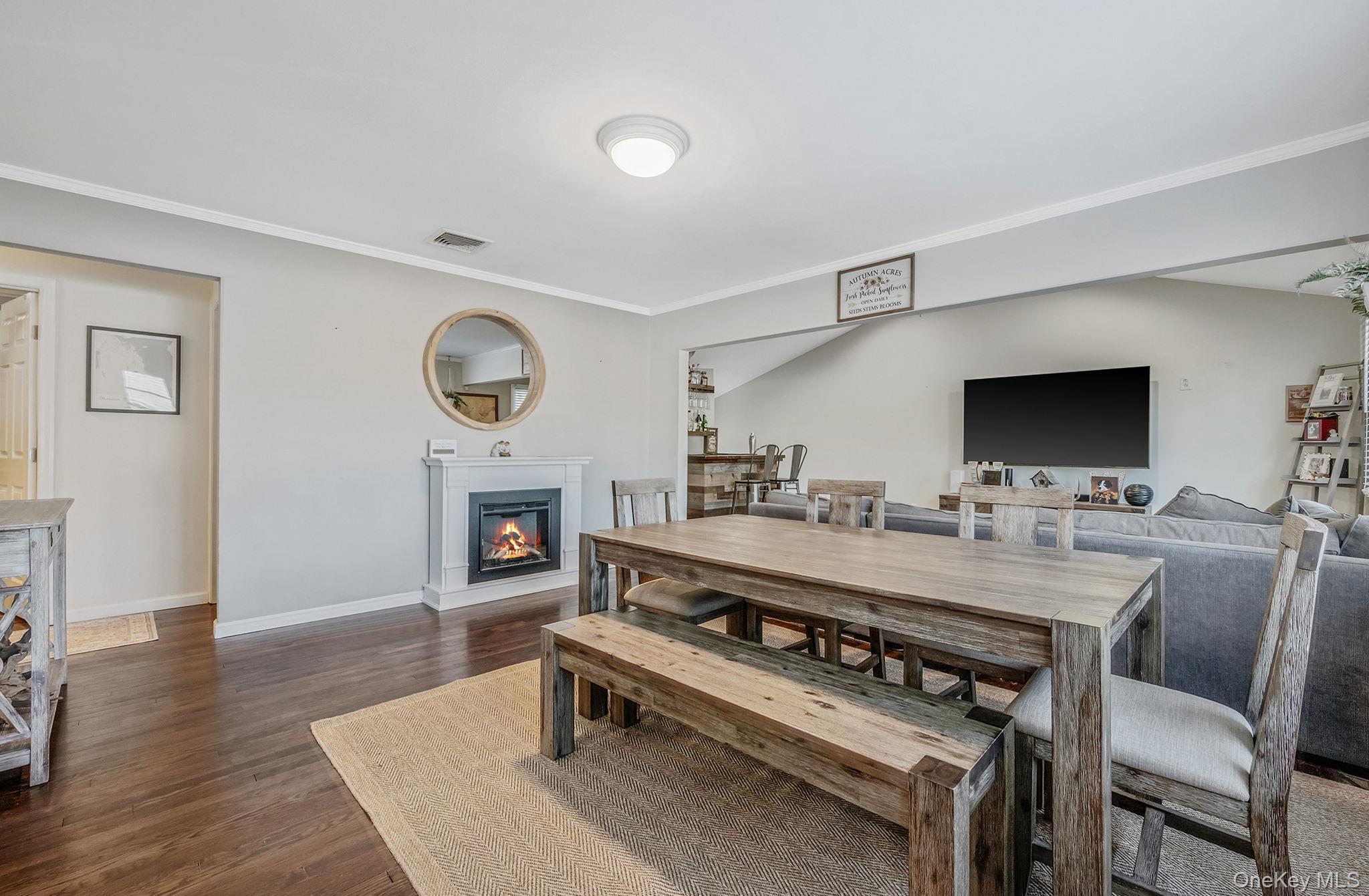 #2 photo, 792 Frankford Road, West Babylon , NY 11704