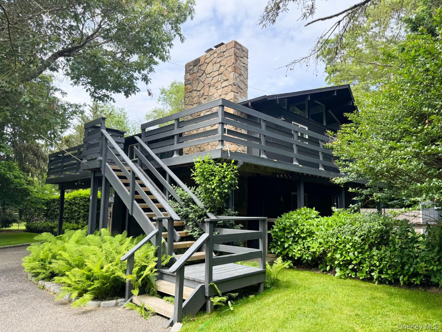 #1 photo, 10 Cedar Avenue, Southampton , NY 11968