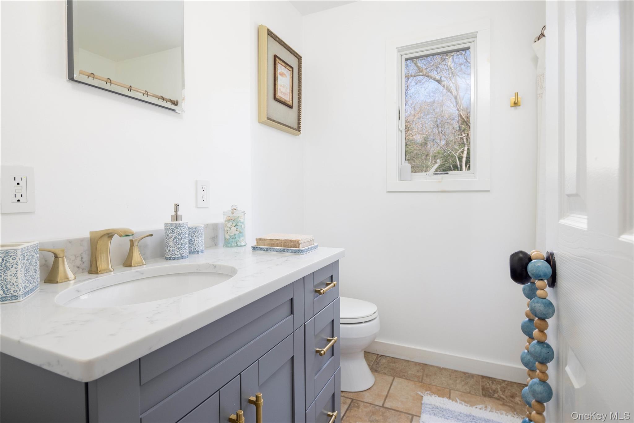 #12 photo, 10 Cedar Avenue, Southampton , NY 11968