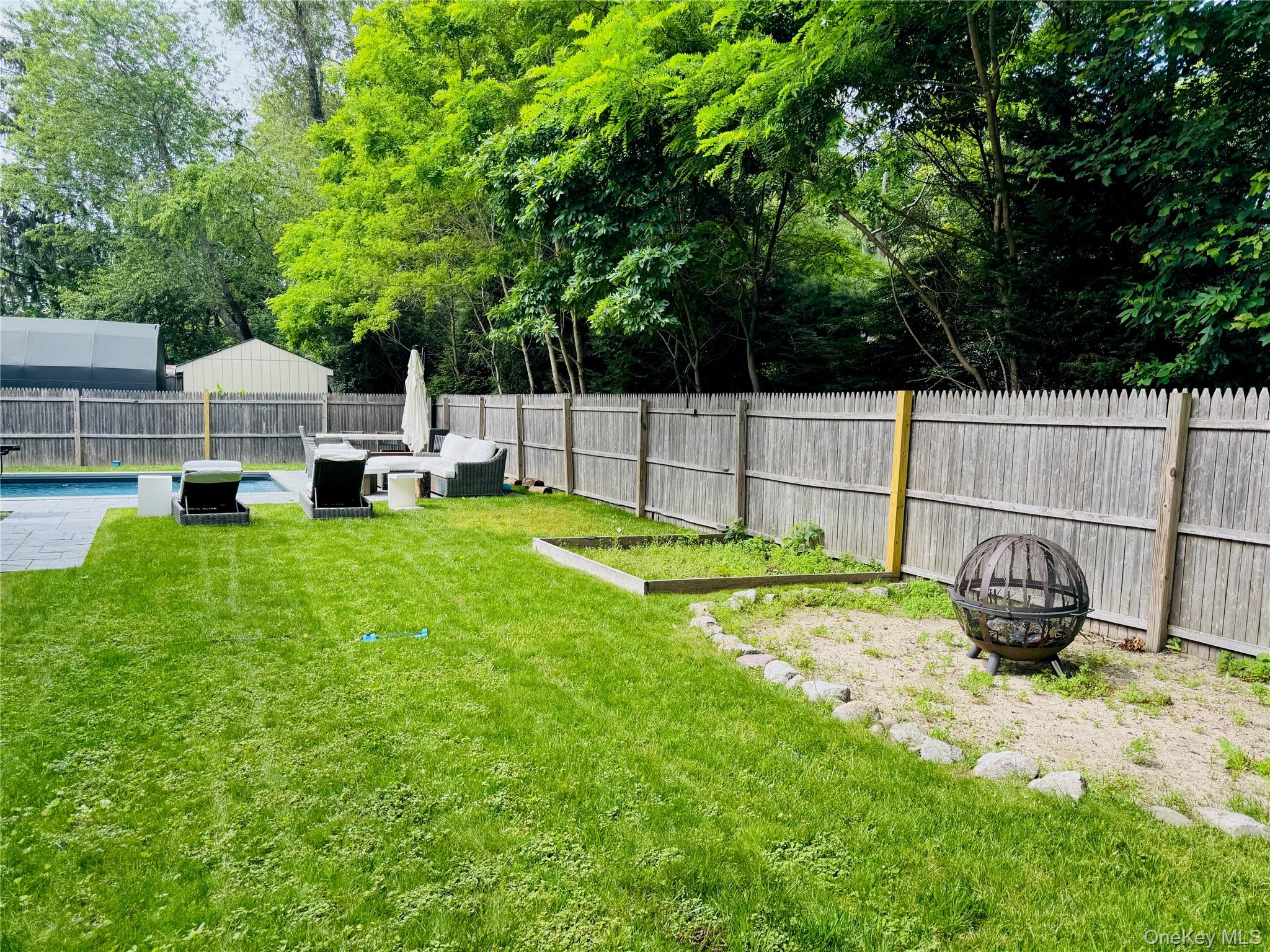 #19 photo, 10 Cedar Avenue, Southampton , NY 11968