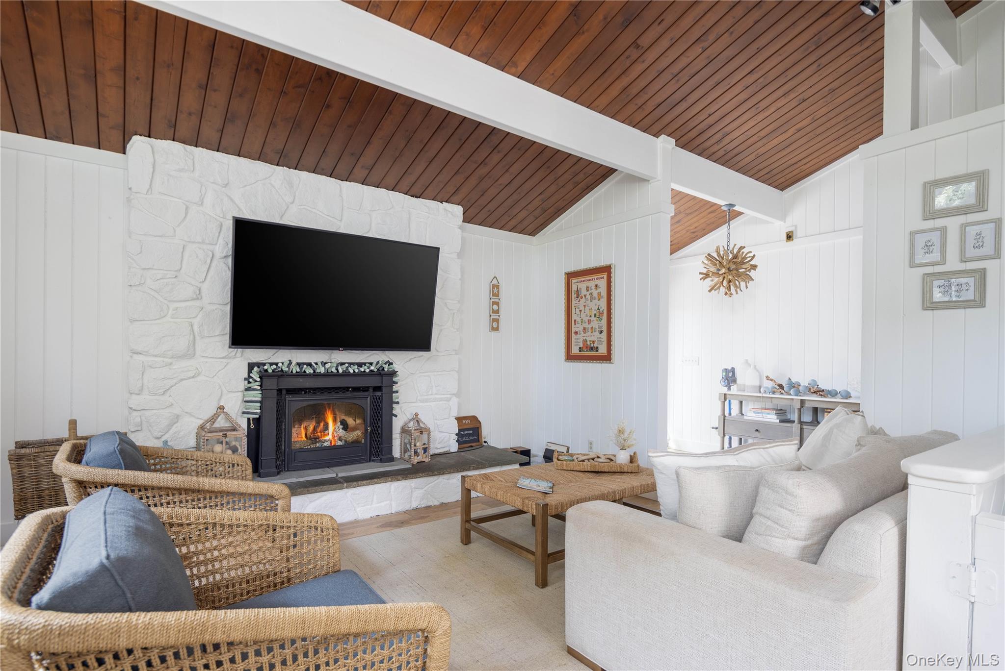 #4 photo, 10 Cedar Avenue, Southampton , NY 11968