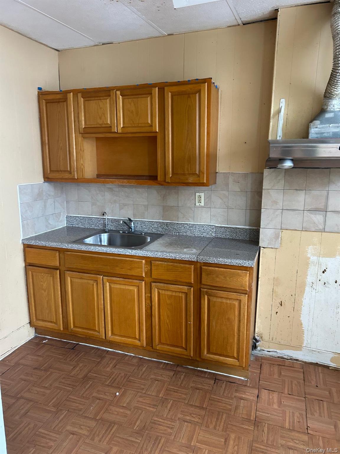 #5 photo, 10409 94th Avenue, Ozone Park , NY 11416