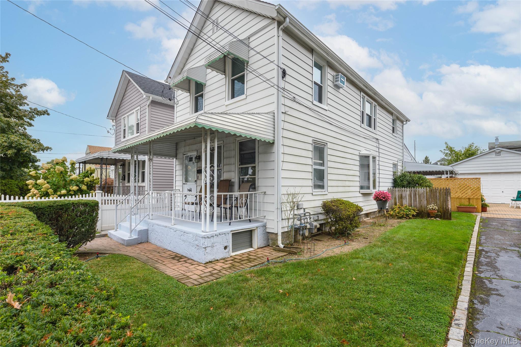 #2 photo, 79 5th Avenue, Westbury , NY 11590