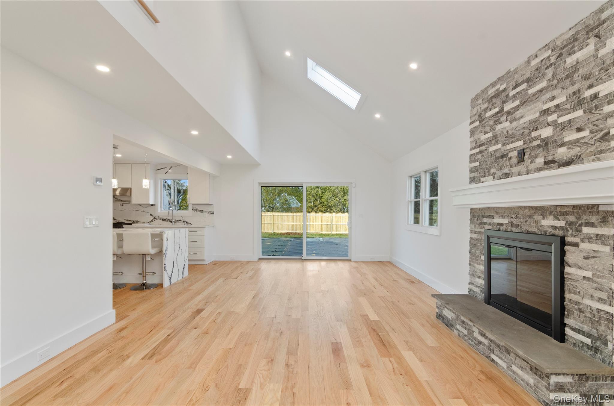 #10 photo, 1 Lynnwood Court, מחוז סאפוק Hampton Bays , NY 11946