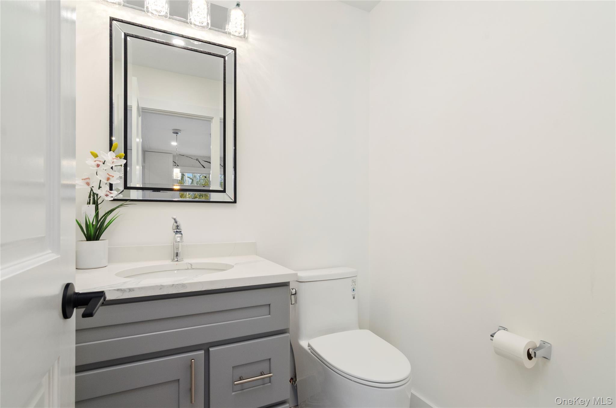 #12 photo, 1 Lynnwood Court, מחוז סאפוק Hampton Bays , NY 11946