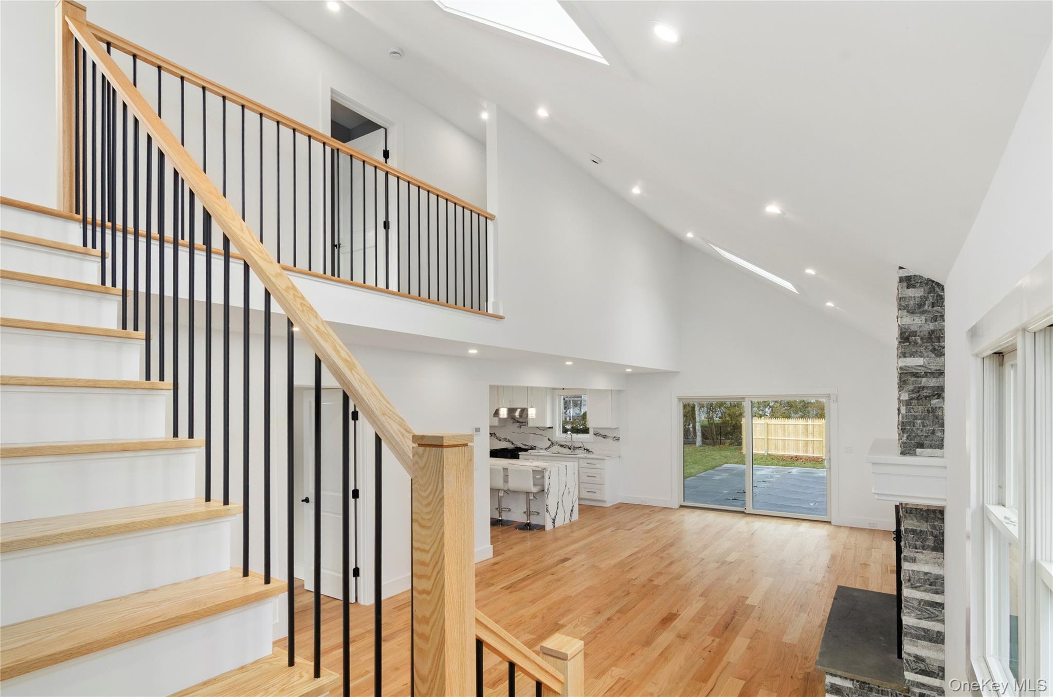 #16 photo, 1 Lynnwood Court, מחוז סאפוק Hampton Bays , NY 11946