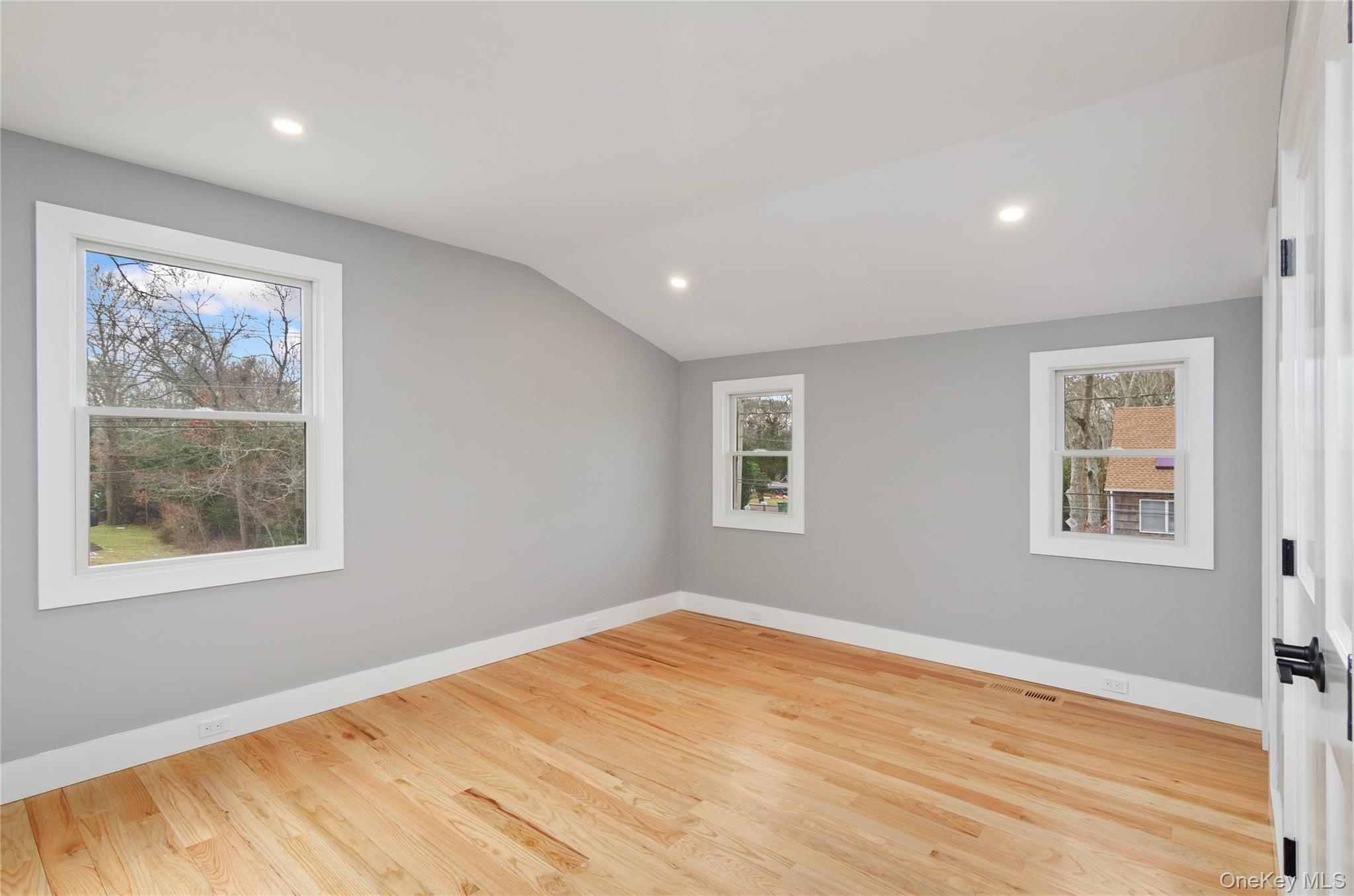 #18 photo, 1 Lynnwood Court, מחוז סאפוק Hampton Bays , NY 11946