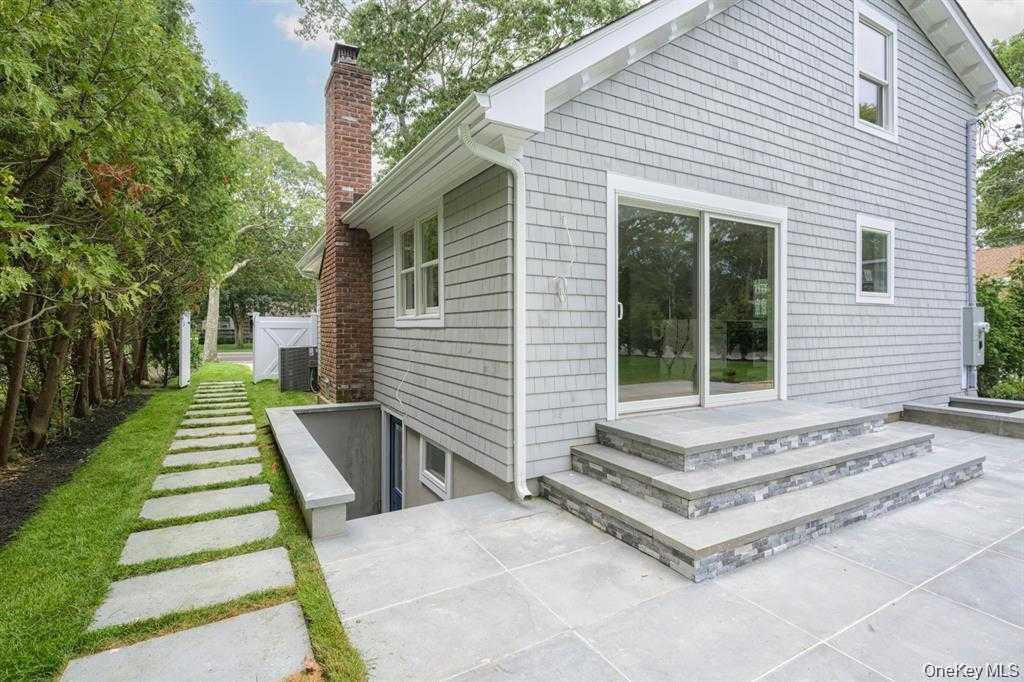 #2 photo, 1 Lynnwood Court, מחוז סאפוק Hampton Bays , NY 11946