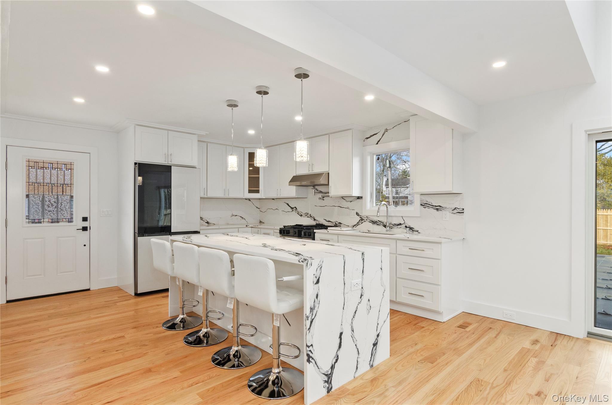 #6 photo, 1 Lynnwood Court, מחוז סאפוק Hampton Bays , NY 11946