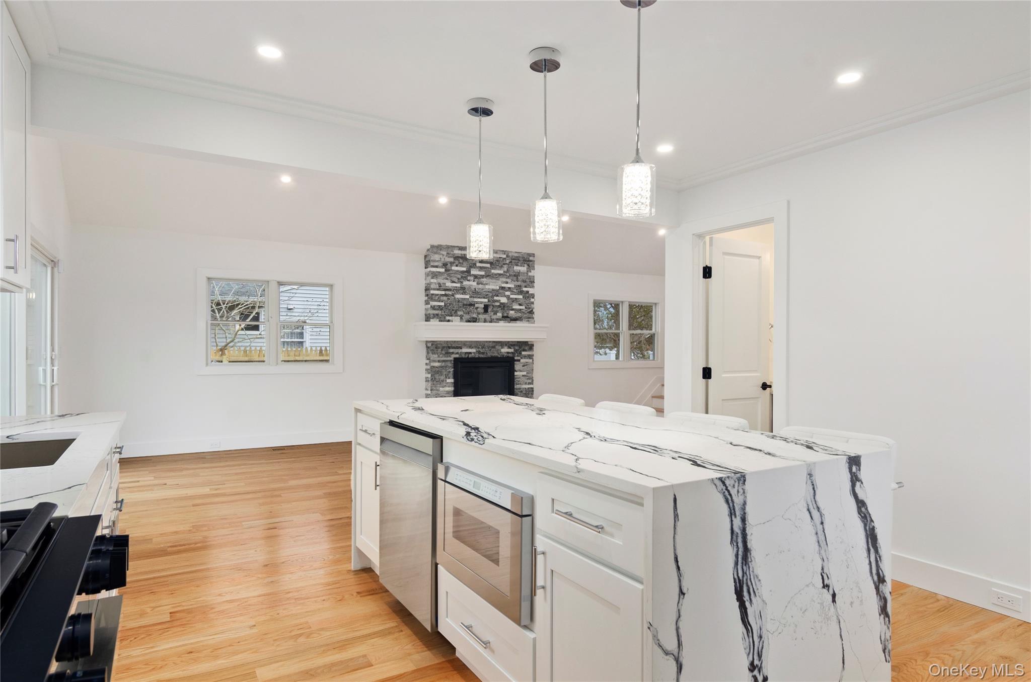 #7 photo, 1 Lynnwood Court, מחוז סאפוק Hampton Bays , NY 11946