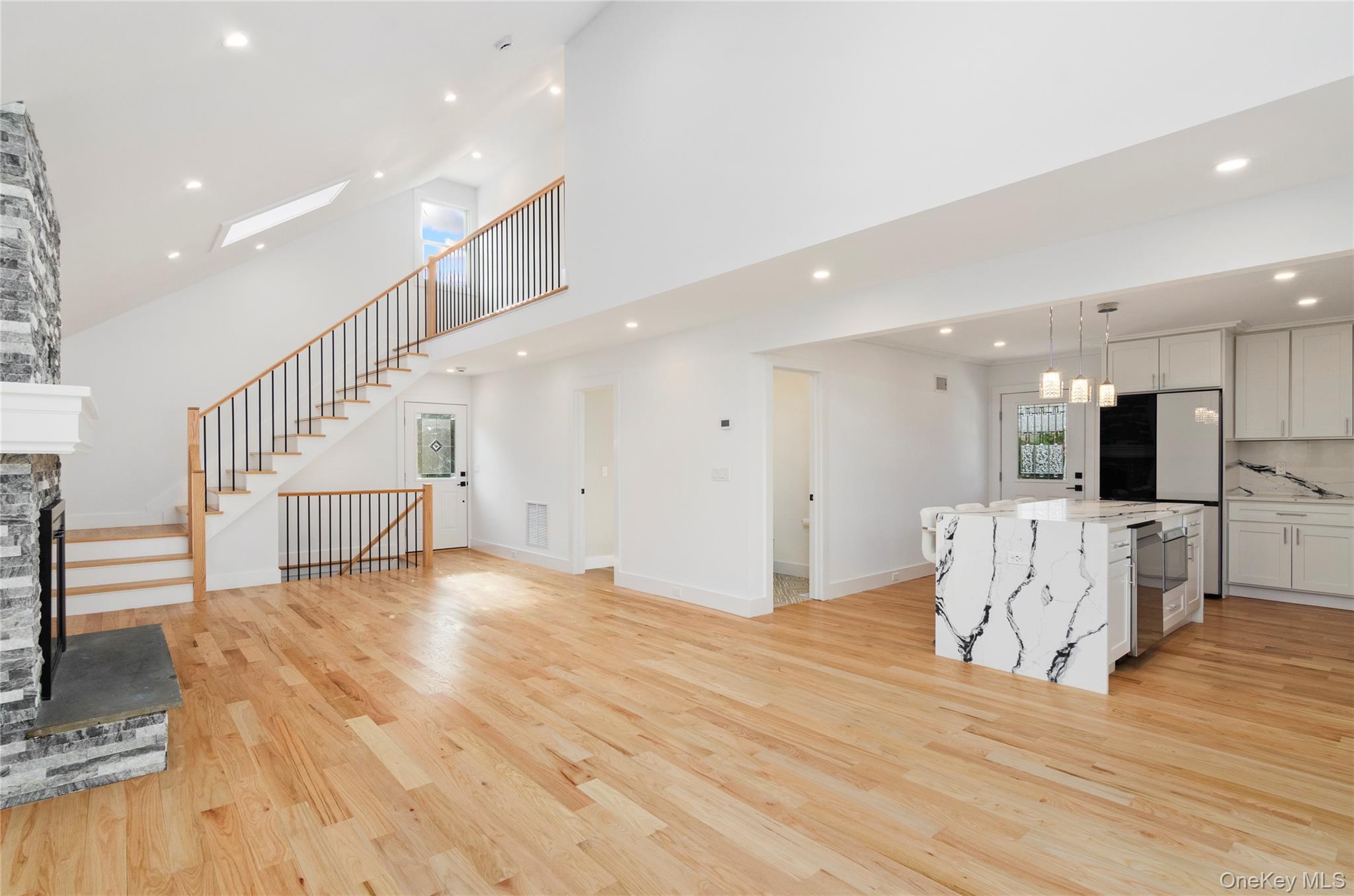 #9 photo, 1 Lynnwood Court, מחוז סאפוק Hampton Bays , NY 11946