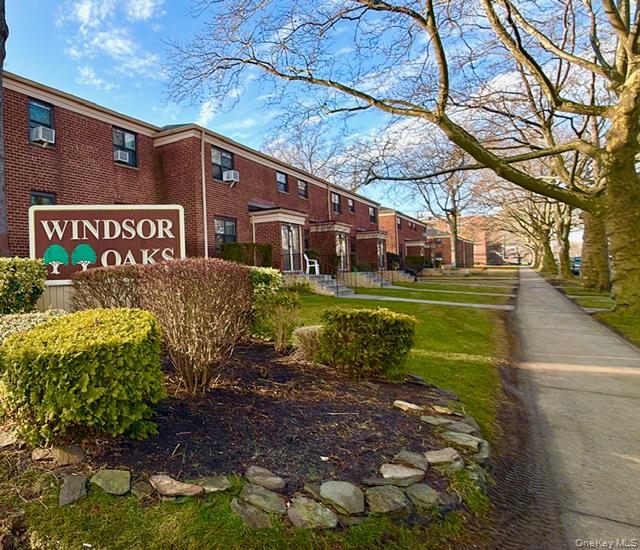 #19 photo, 218-02 73rd Avenue, Bayside , NY 11364