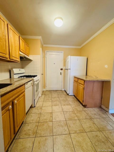 #6 photo, 65-45 Yellowstone Boulevard, Forest Hills , NY 11375